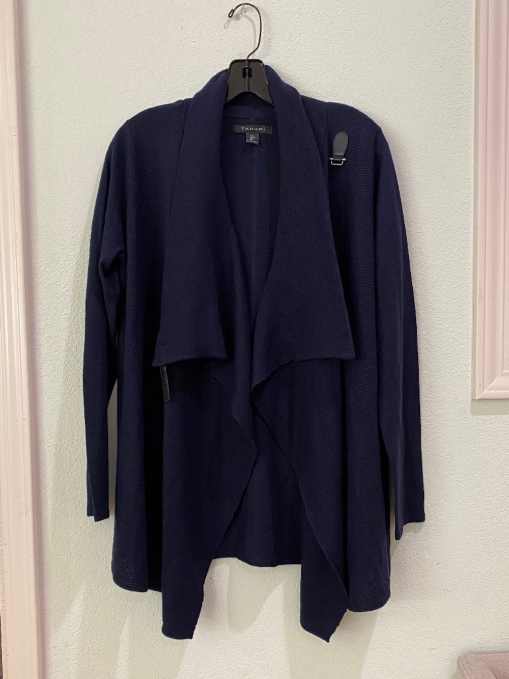 Tahari NWOT cardigan
